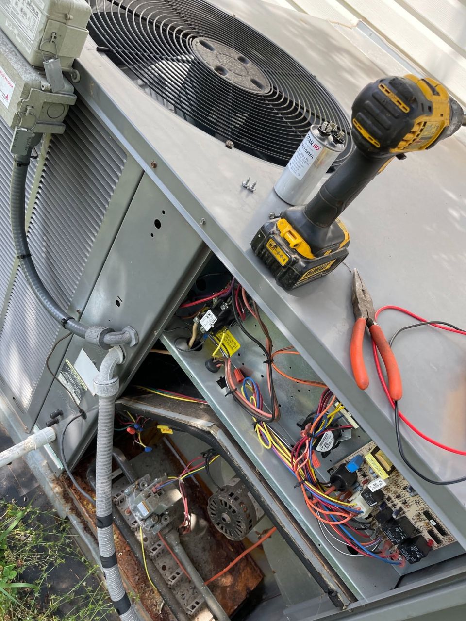 Condensing Fan Not Turning – Package Unit Repaired – photo 3